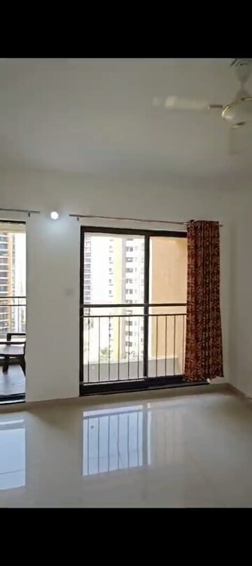 Room in 1 BHK Apartment at Shapoorji Pallonji Joyville Hinjewadi, Hinjewadi – for Rent