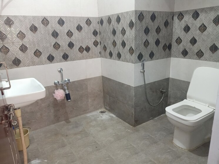 Bathroom, jeevan bima nagar 1 Bedroom 573 Sq.Ft. Apartment In Jeevan Bima Nagar Bangalore 7923670