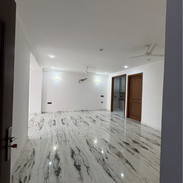 Room in 3 BHK Apartment at Sushant Lok 2, Sector 56 – for Rent