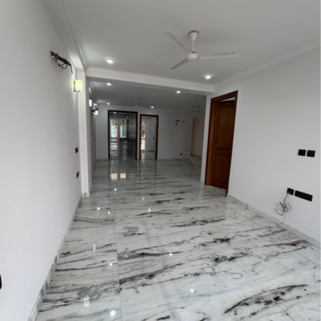 Room in 3 BHK Apartment at Sushant Lok 2, Sector 56 – for Rent