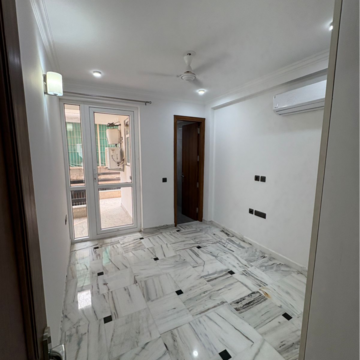 Bathroom in 3 BHK Apartment at Sushant Lok 2, Sector 56 – for Rent