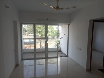 Room in 1 BHK Apartment at Satyam Shivam Apartment, Sainath Nagar – for Rent