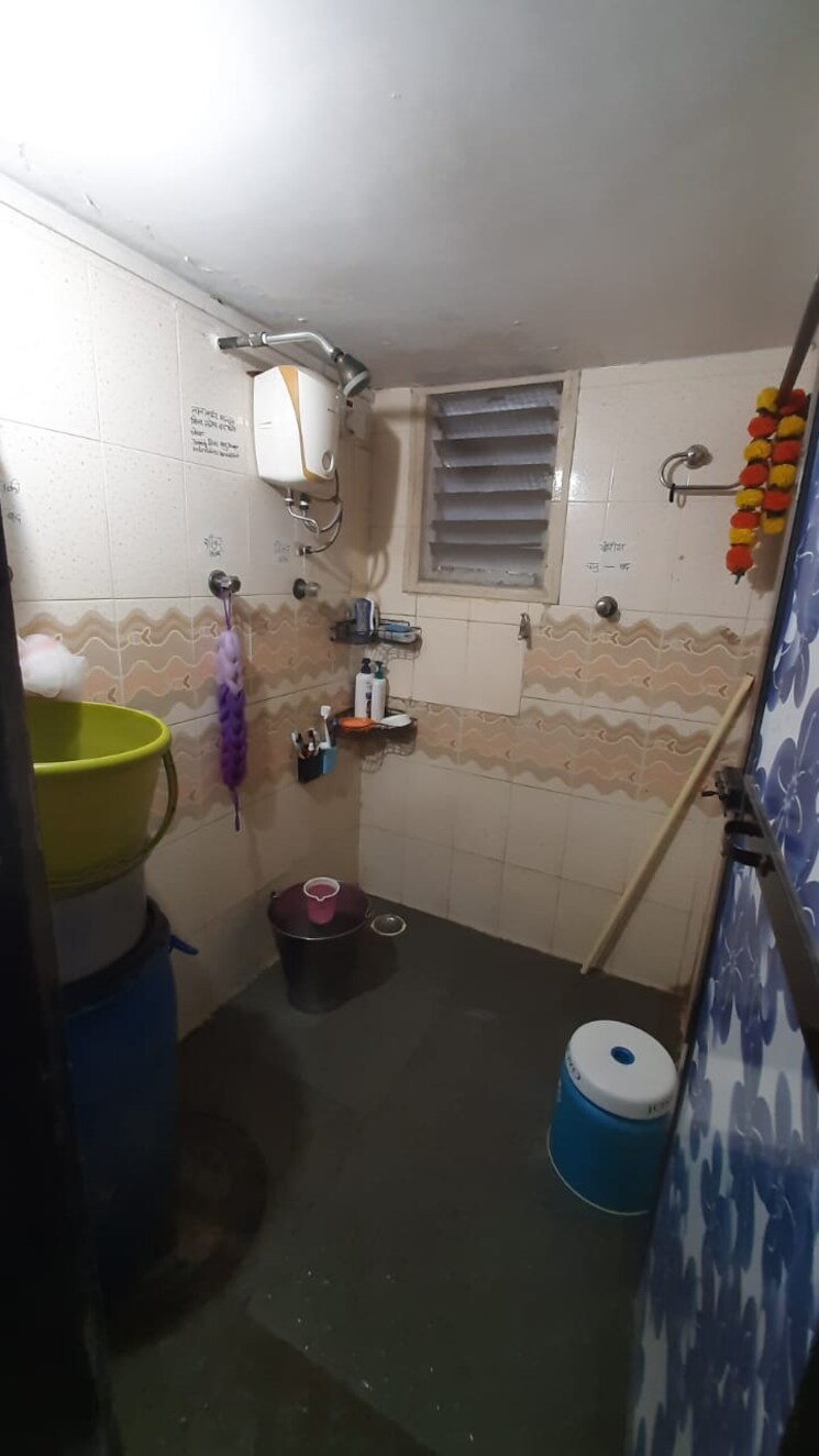 Bathroom, krishna-complex-kalyan-east 1 Bedroom 475 Sq.Ft. Apartment In Kalyan East Thane 7923895