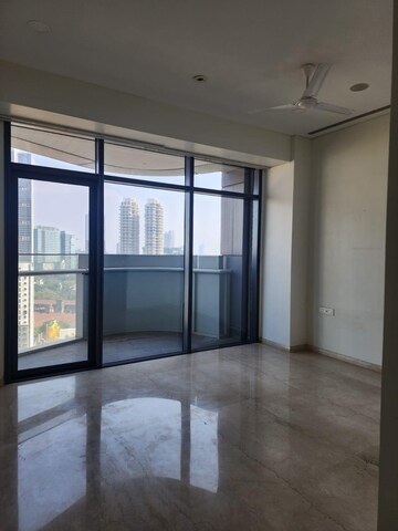 Room in 3 BHK Apartment at Omkar 1973, Worli – for Rent