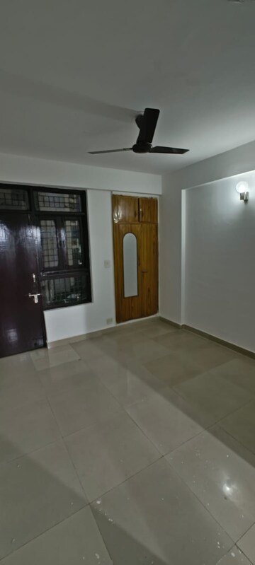Room in 3 BHK Apartment at Mahagun Puram Phase I, Avantika Extension – for Sale