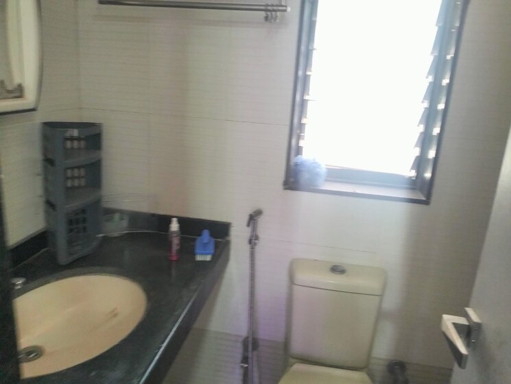 Bathroom, nirmal-lifestyle-mall 2 Bedroom 650 Sq.Ft. Apartment In Mulund West Mumbai 7924059