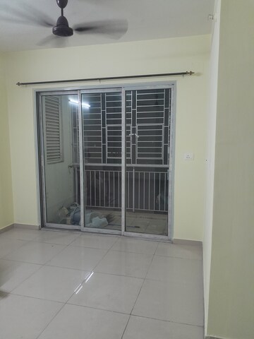 Furnished Amenities in 2 BHK Apartment at Emami City, Golpark – for Rent