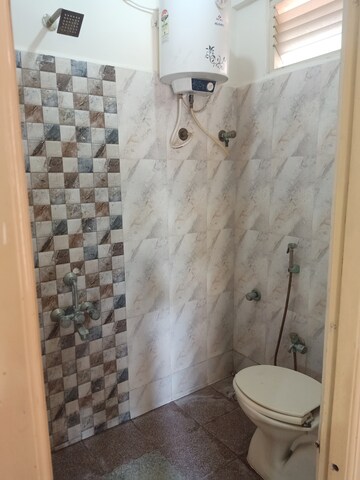 Bathroom in 1 BHK Apartment at Indiranagar – for Rent