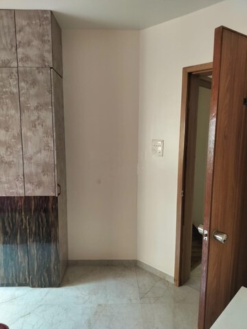 Room in 3 BHK Apartment at Magarpatta Daffodils Apartment, Hadapsar – for Rent