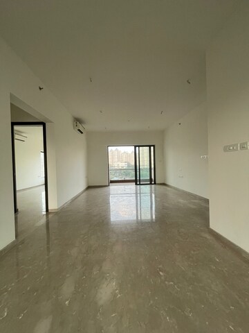 Room in 3 BHK Apartment at Shapoorji Pallonji Vicinia, Powai – for Sale