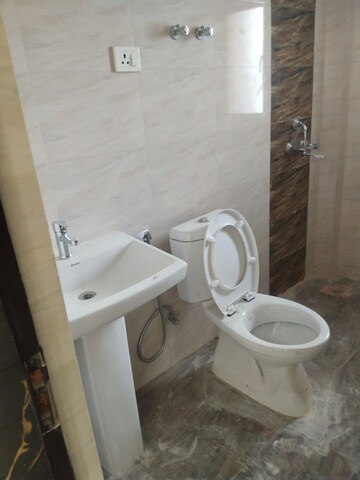 Bathroom in 2 BHK Apartment at Signature Roselia Phase 2, Sector 95a – for Sale