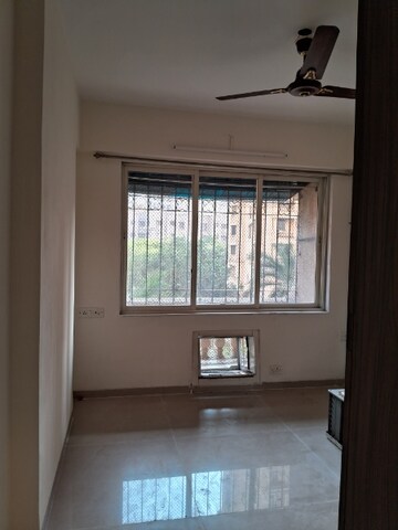 Room in 2.5 BHK Apartment at Dosti Florentine, Wadala – for Sale