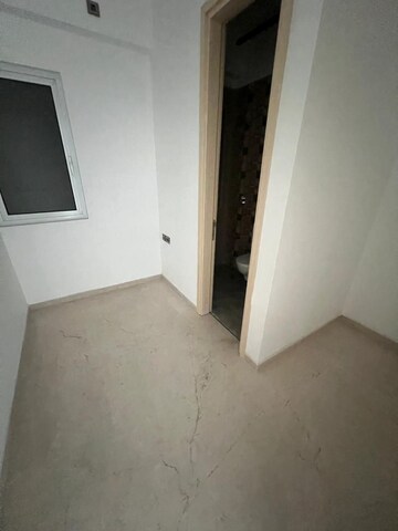 Study Room in 2 BHK Apartment at Marathon Monte South, Byculla West – for Sale