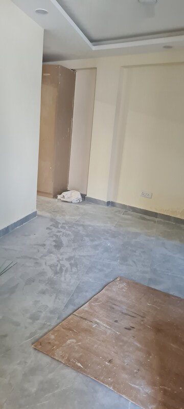 Furnished Amenities in 1 BHK Builder Floor at Chattarpur – for Rent