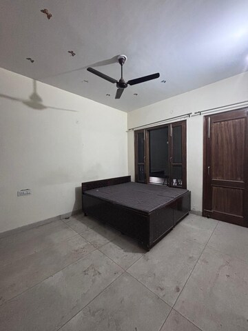 Bedroom in 3 BHK Apartment at Sector 123 – for Rent