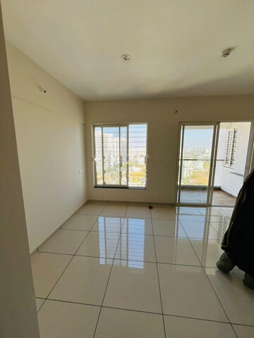 2 BHK Apartment For Rent in VJ YashOne Infinitee, Tathawade