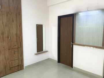 Room in 2 BHK Apartment at Shri Radha Aqua Garden, Sector 16b Greater Noida – for Sale