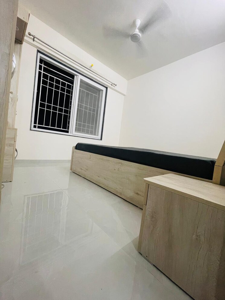 Master Bedroom, mantra-sky-homes 4 Bedroom 1874 Sq.Ft. Apartment In Magarpatta City Pune 7924959