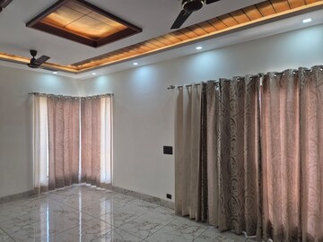 Bedroom in 3 BHK Builder Floor at Ardee City, Sector 52 – for Rent