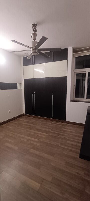 Master Bedroom in 2.5 BHK Builder Floor at Chittaranjan Park – for Rent