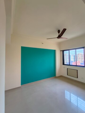 Room in 1.5 BHK Apartment at Vijay Orovia, Ghodbunder Road – for Rent