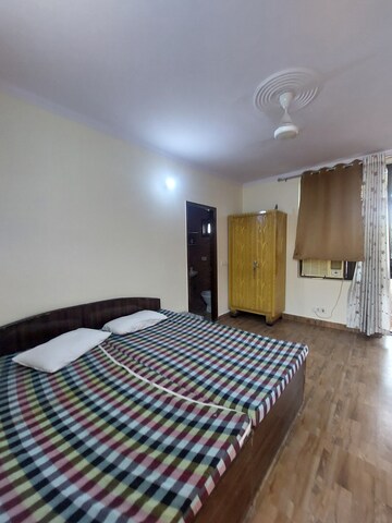 Room in 1 RK Apartment at Sarita Vihar – for Rent