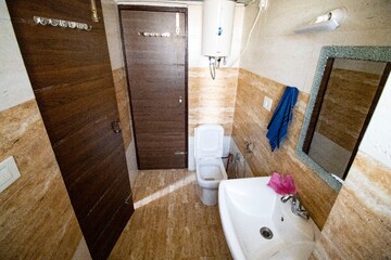 Furnished Amenities in 3 BHK Apartment at Trishla City, Patiala Road – for Rent
