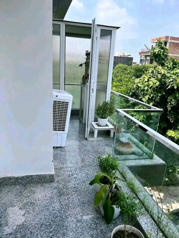 Balcony in 4 BHK Builder Floor at Kohli One Malibu Town, Sector 47 – for Rent
