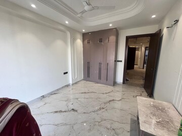 Building Lobby in 4 BHK Builder Floor at Kohli One Malibu Town, Sector 47 – for Rent