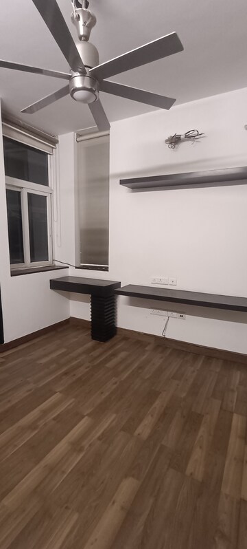 Furnished Amenities in 2.5 BHK Builder Floor at Chittaranjan Park – for Rent