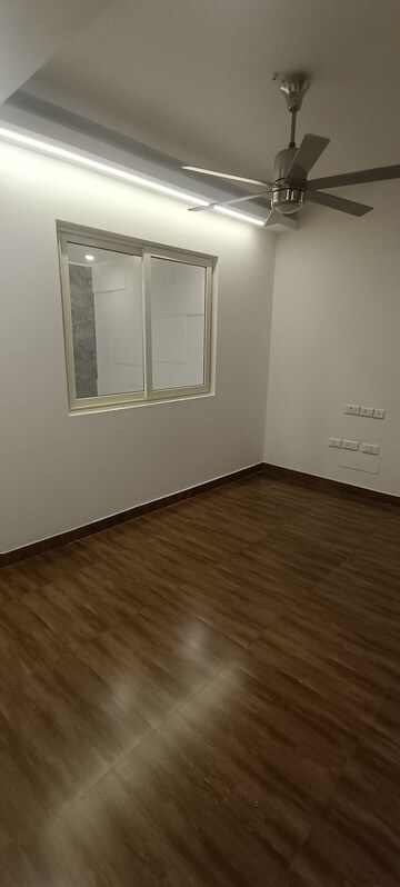 Room in 2.5 BHK Builder Floor at Chittaranjan Park – for Rent