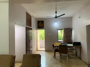 Living Room in 3 BHK Apartment at Nehru Nagar – for Rent