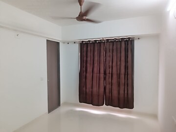 Room in 1 BHK Apartment at Jeet Mariam Park CHS, Naigaon West – for Sale