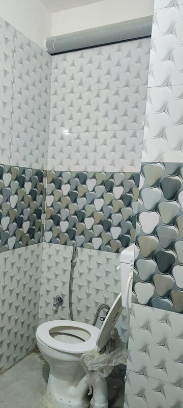 Bathroom in 1 BHK Builder Floor at Palam Vihar Residents Association, Palam Vihar – for Rent