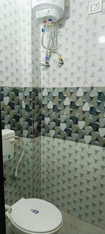 Bathroom in 1 BHK Builder Floor at Palam Vihar Residents Association, Palam Vihar – for Rent