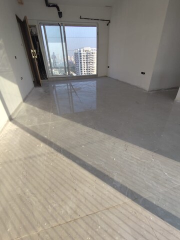 Room in 3 BHK Apartment at Sindhi Niwas, Mahim – for Rent