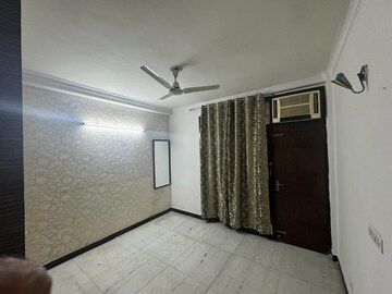 Bedroom in 3 BHK Builder Floor at Kotla Mubarakpur – for Rent