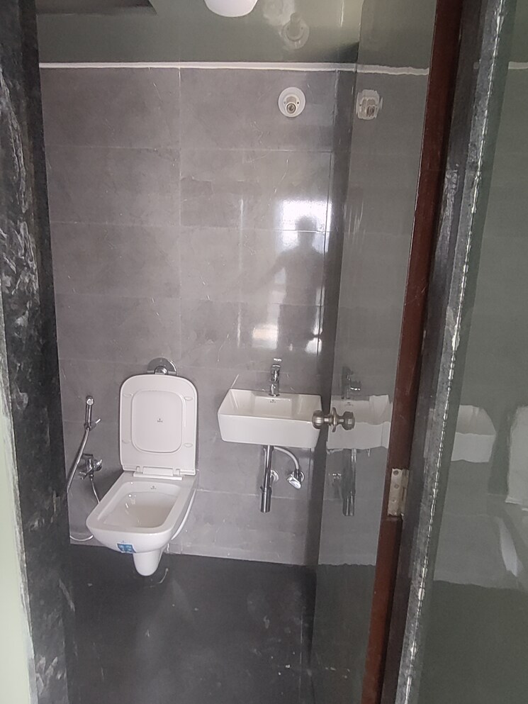 Bathroom, lotus-residency-goregaon-west 1 Bedroom 436 Sq.Ft. Apartment In Goregaon West Mumbai 7925793