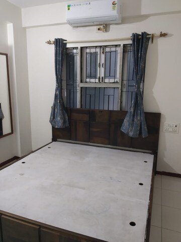 Room in 2 BHK Apartment at Ambawadi – for Rent