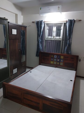 Room in 2 BHK Apartment at Ambawadi – for Rent