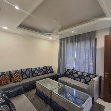 Living Room in 4 BHK Apartment at Sector 8 – for Rent