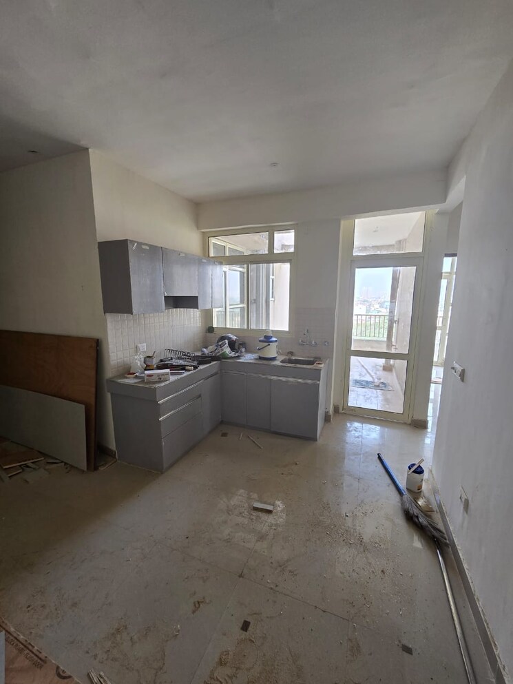 Room, bptp-park-81 3 Bedroom 2430 Sq.Ft. Apartment In Sector 81 Faridabad 7926535