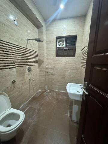 Bathroom in 3 BHK Apartment at Sector 47 – for Rent