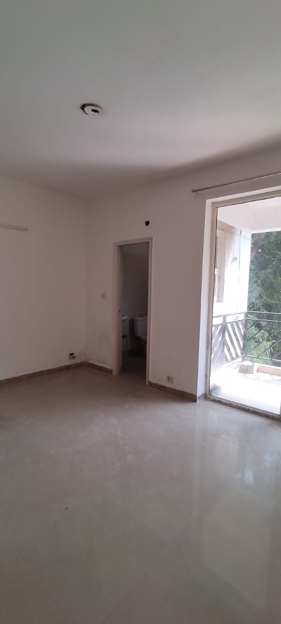 3 BHK 1740 Sq.Ft. Apartment in Omaxe Heights