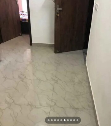 Room in 2 BHK Builder Floor at Sector 9 – for Rent