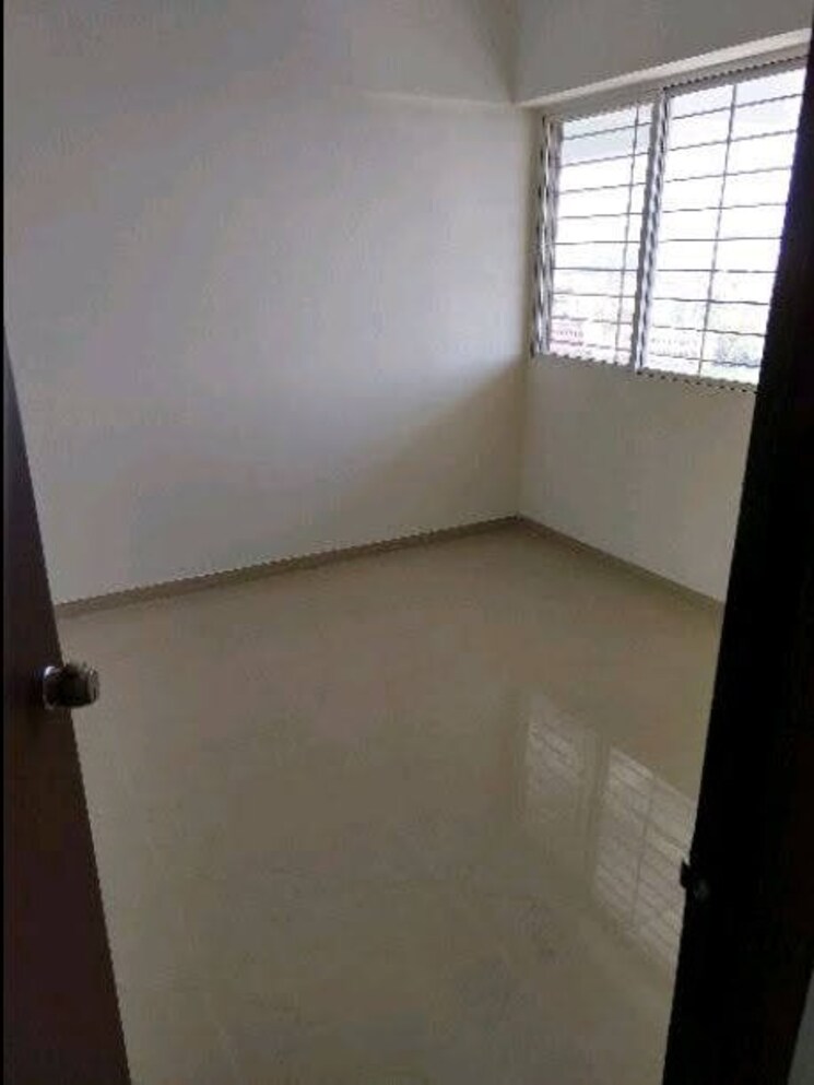 Room, sara-city 1 Bedroom 595 Sq.Ft. Apartment In Chakan Pune 7926578