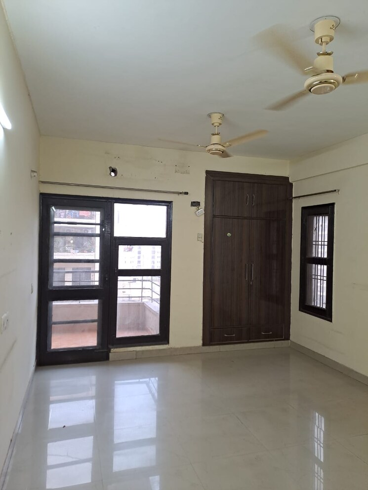 Room, bptp-park-81 3 Bedroom 2700 Sq.Ft. Apartment In Sector 81 Faridabad 7926697