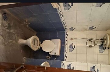 Bathroom in 3 BHK Independent House at Rohini Sector 4 – for Rent