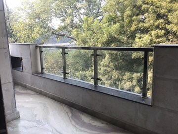 Balcony in 2 BHK Builder Floor at Shalimar Bagh – for Rent