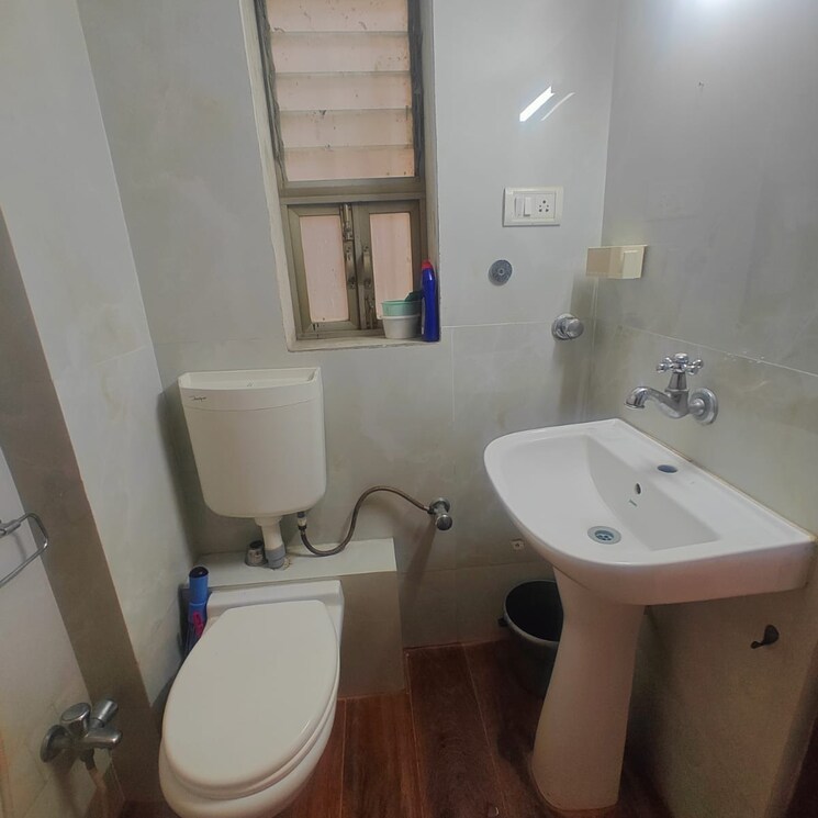 Bathroom, gold-mist 3 Bedroom 1300 Sq.Ft. Apartment In Gulmohar Colony Mumbai 7926929